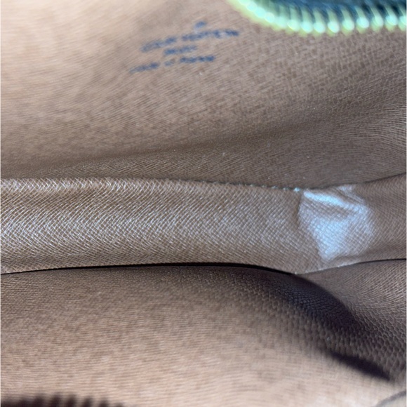 LOUIS VUITTON Monogram Marly Dragonne PM
Clutch Bag - Picture 6 of 8